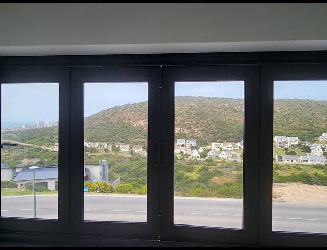 3 BEDROOM DUET FOR SALE IN ISLAND VIEW